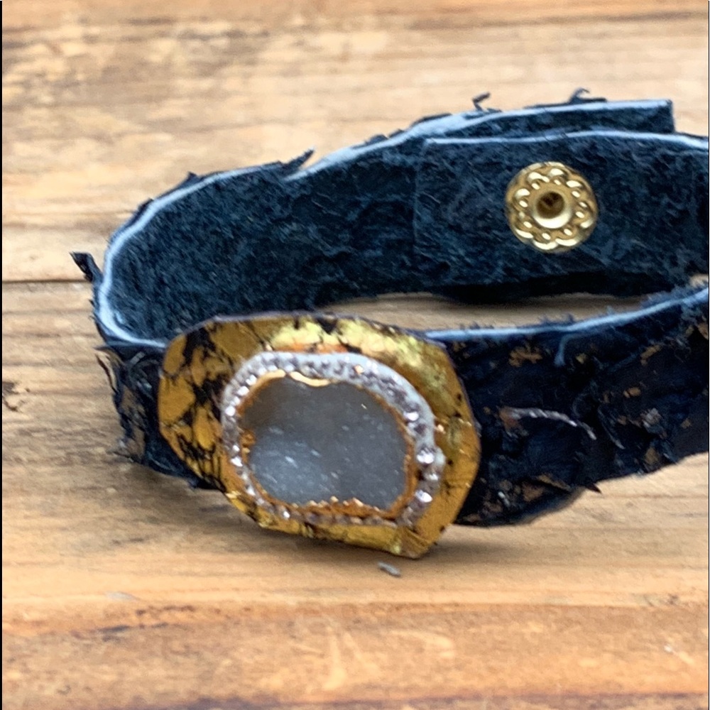 Matana Navy Blue leather and druzy pave bracelet - Picture 7 of 8